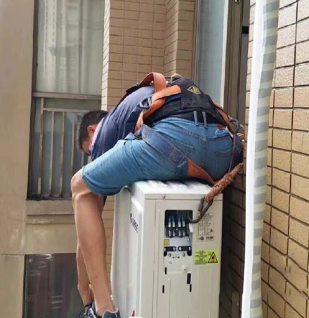 岗巴空调移机